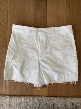 Loft White Women's Cargo Frayed Hem Shorts size 12